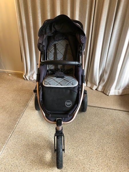 Edwards & Co G3 pram64205987046530111