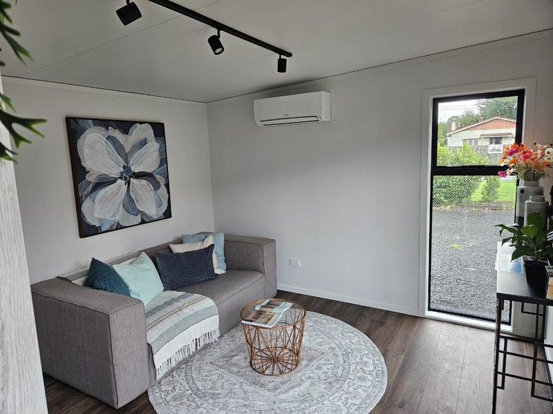 Self Contained Unit64206401716611113