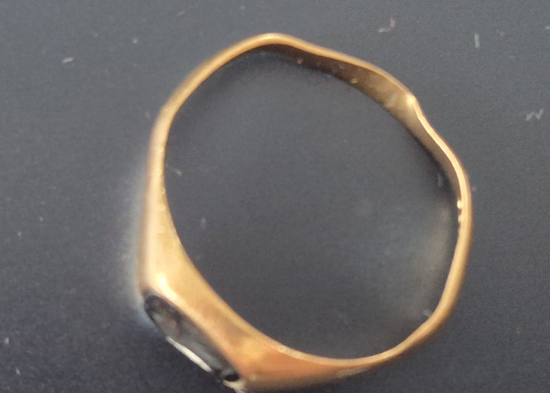 Vintage Hematite Roman Centurion 9C gold Signet Ring Carousel 3