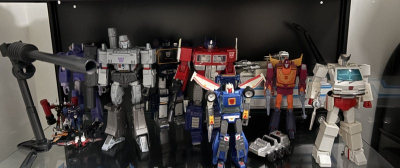 AUTHENTIC TAKARA TOMY MASTERPIECE TRANSFORMER FIGURES64206401963649111