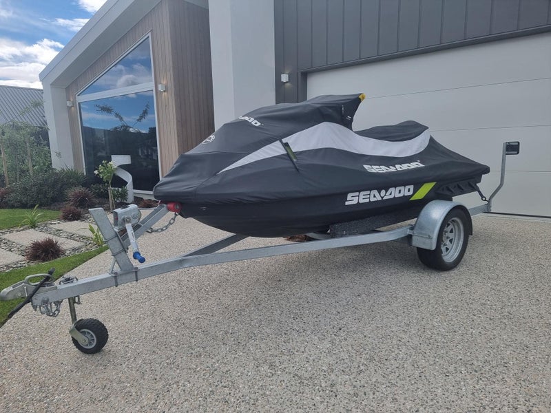 2019 Sea Doo GTI90 with trailer - near new64206622122113110