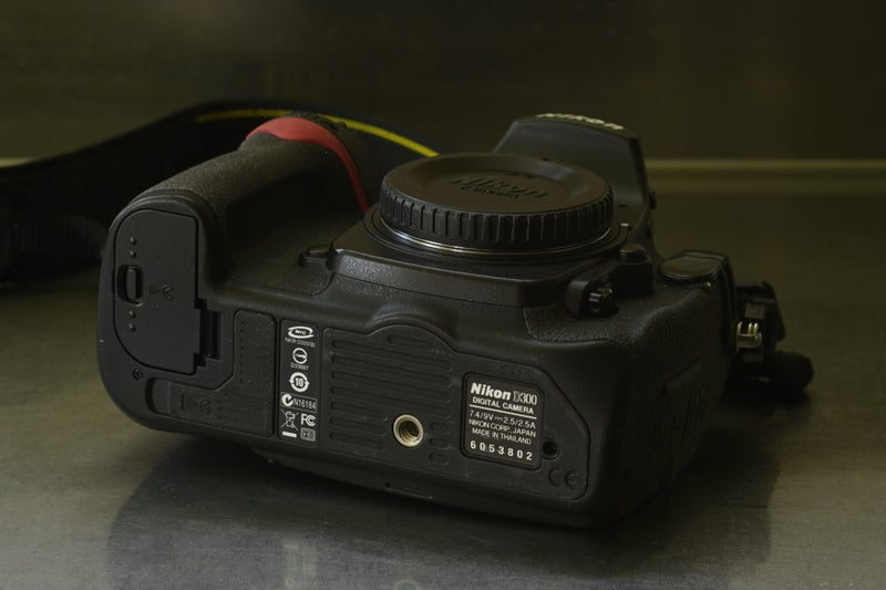 Nikon D300 DSLR Camera Body with two Batteries and Charger (5895 Shutter Count)64371430097155111