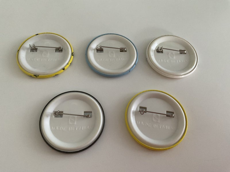 FOOTROT FLATS x 5 badges Carousel 2