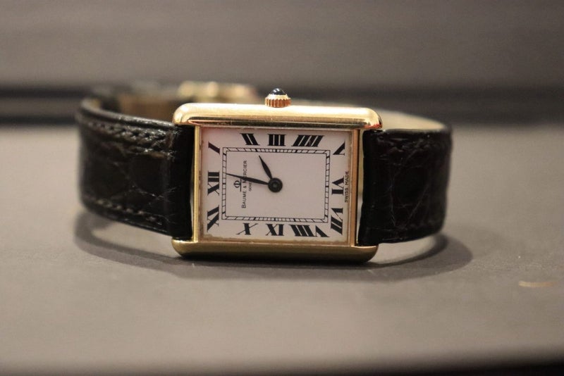 18ct Baume & Mercier Vintage Tank Watch (unisex) Carousel 3