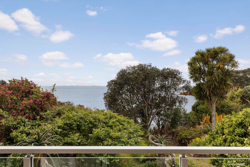 Ultimate Beachside Escape – Live, Relax or Earn!64208338997762113