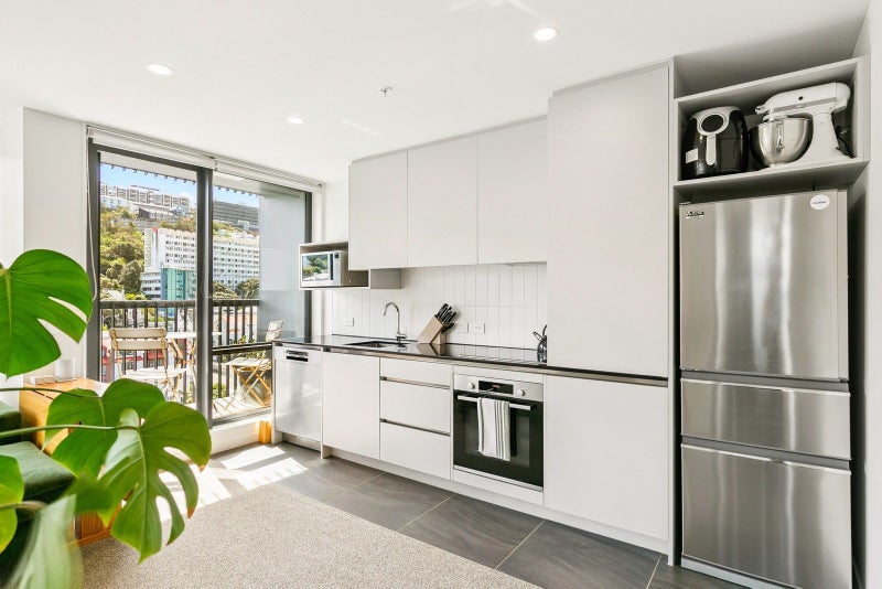 HIGH-SPEC WEST-FACING CITY PAD64208562596483112