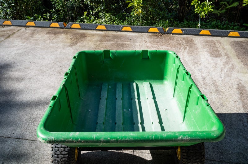 John Deere 10P Trailer with Tipper64209654892674112