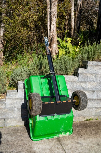 John Deere 10P Trailer with Tipper64209654892674113