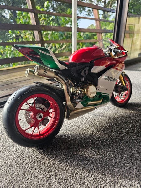 Pocher 1/4 ducati 1299 limited Carousel 2
