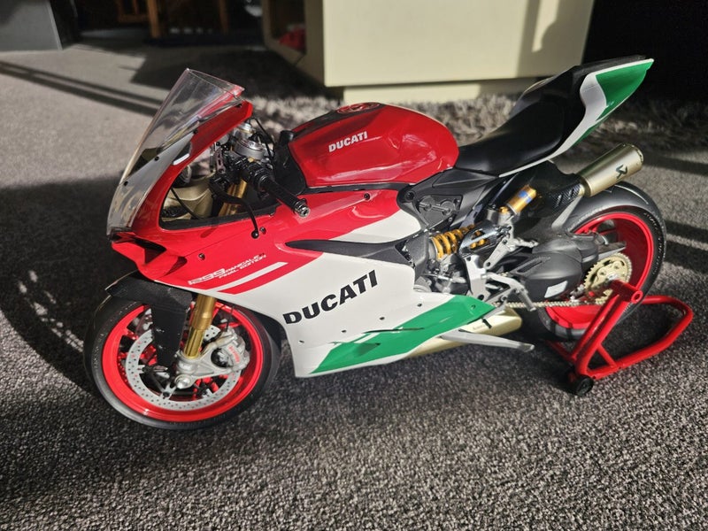 Pocher 1/4 ducati 1299 limited Carousel 9