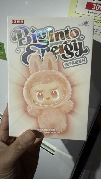 Labubu 3.0 serenity Brand new un opened Carousel 2