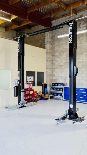 KELSTON 2 Post Hoist, Clearfloor 4.5Ton - 2 stage heights Carousel 2