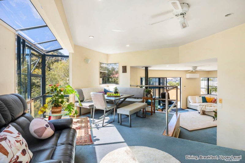 Opportunity with Harbour Glimpses & North-Facing64212427902338112