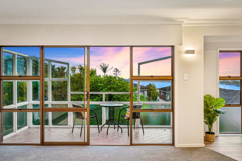 Exceptional Solid Home - Breath taking Sea Views!64212427978499112