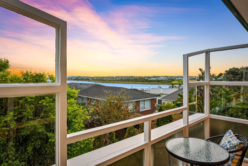 Exceptional Solid Home - Breath taking Sea Views!64212427978499114