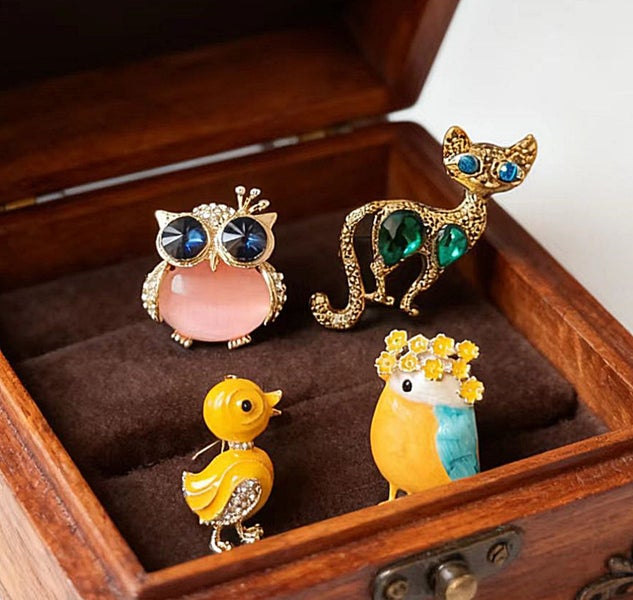 (4X Crystal Brooches) Sparkling Statement Brooches Beautiful Brooches BHAL16LH-3 Carousel 2