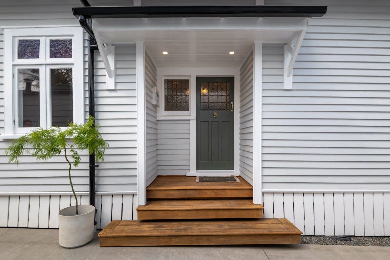 Prime location. Commanding presence.64215965206530113