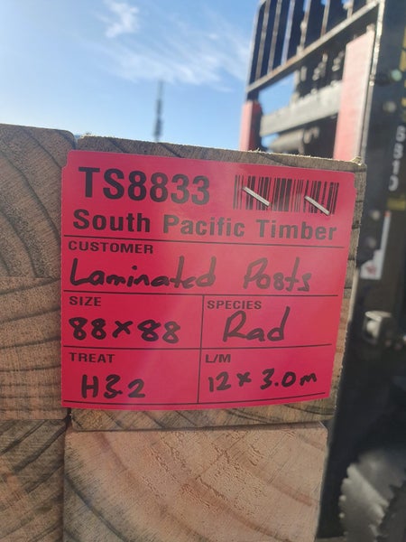 PINE LAMINATED POST - D4S - 88 x 88mm - 36m - H3.2 - TS883364659595261697112