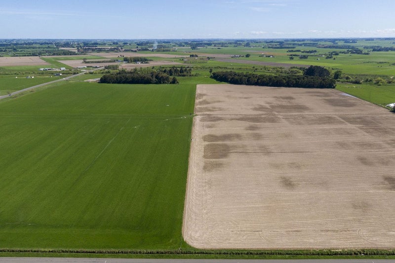 Highly Productive Soils, Highly Attractive Environ64216922241539111