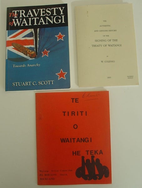 Te Triti o Waitangi Treaty of Waitangi 2 Booklets Carousel 1