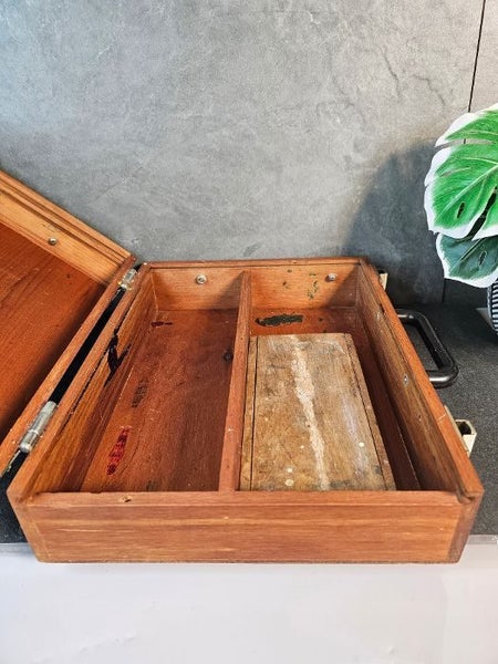 Portable easel and art box no.2 Carousel 13