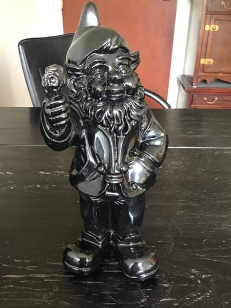 Funky gnome with handgun64228801472514110