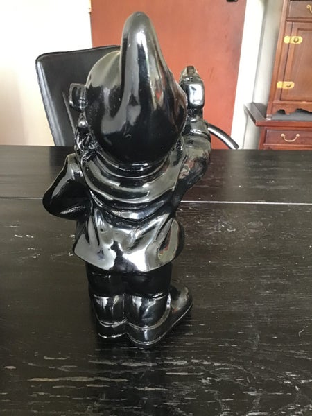 Funky gnome with handgun64228801472514111