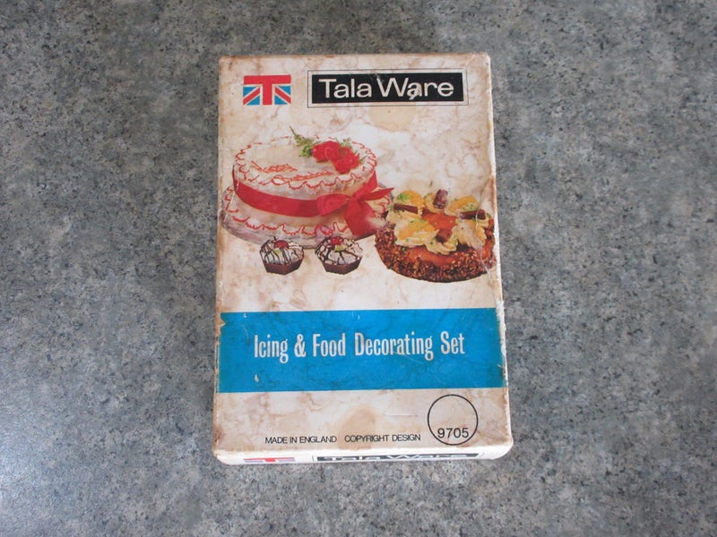 Vintage Icing Set Complete Carousel 2