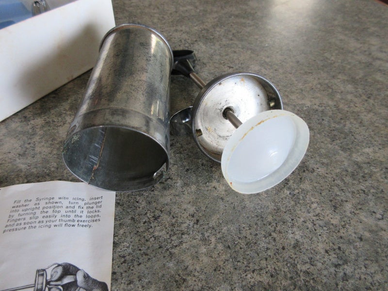 Vintage Icing Set Complete Carousel 4