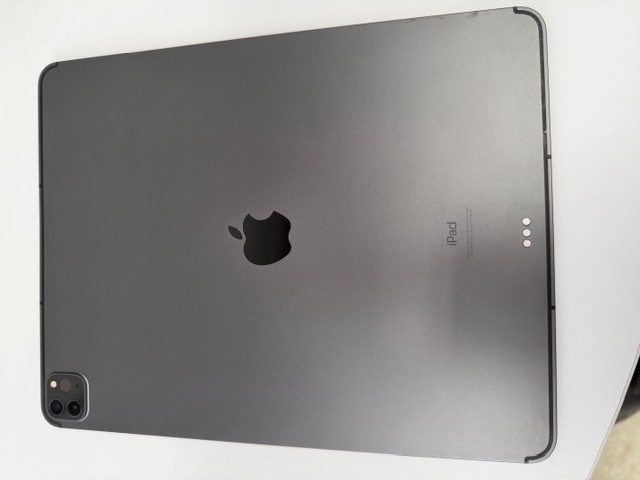 iPad Pro (12.9 inch) (5th Generation)64218878325249112