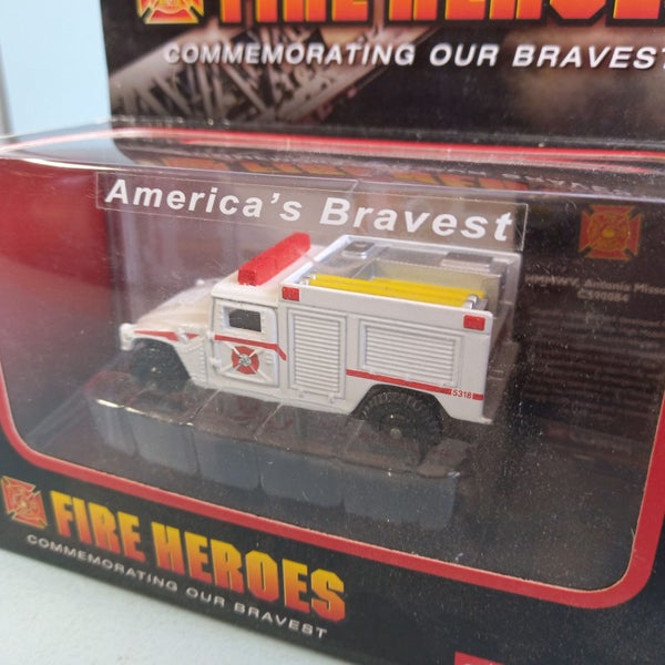 Corgi Fire Heroes Hummer HMMWV Missouri Fire Engine Carousel 4