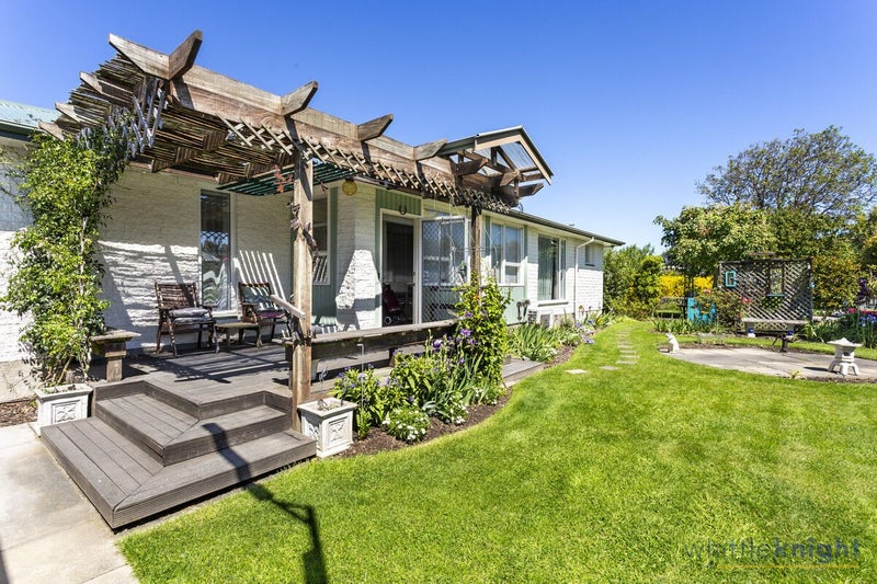 A Private Oasis64219101443330110