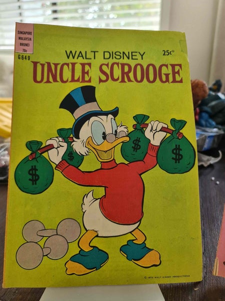 Walt Disney G645 book 1976 publish in Australia fine 25cent Carousel 1