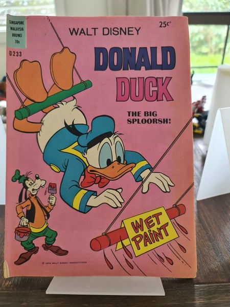 Walt Disney D233 book 1976 publish in Australia fine 25cent Carousel 1
