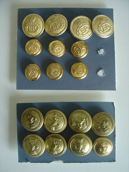 Military Buttons x 18 Three Sizes (8,6,4) Carousel 1