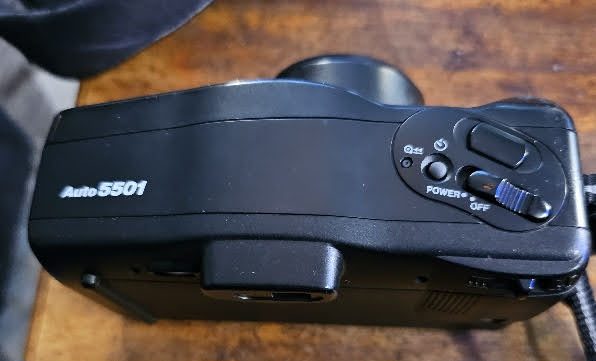 CHINON AUTO 5501 35 mm CAMERA IN WORKING ORDER. Carousel 7