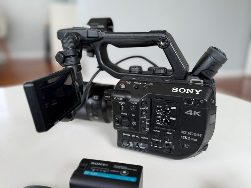 Sony FS5 XDCAM 4k( PXW-FS5 II ) camera with Sony 18-105mm PZ lens64225835414530111