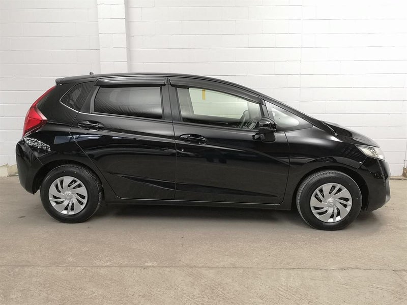 2014 Honda Fit 1.3 A Economic Hatch64220753490178112