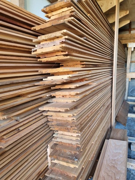 150mm vertical cedar cladding! 1,060Lm64220948923905111