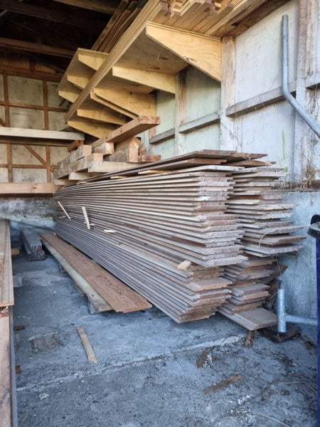 150mm vertical cedar cladding! 1,060Lm64220948923905113