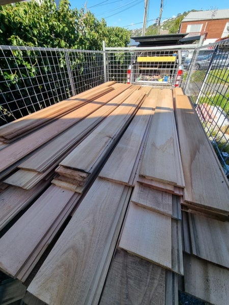 150mm vertical cedar cladding! 1,060Lm64220948923905110