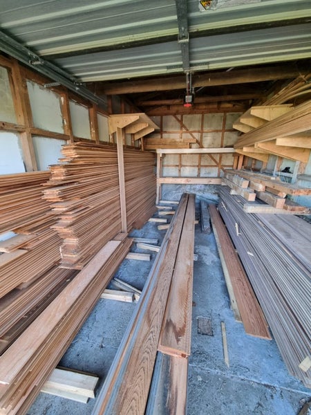 150mm vertical cedar cladding! 1,060Lm64220948923905112