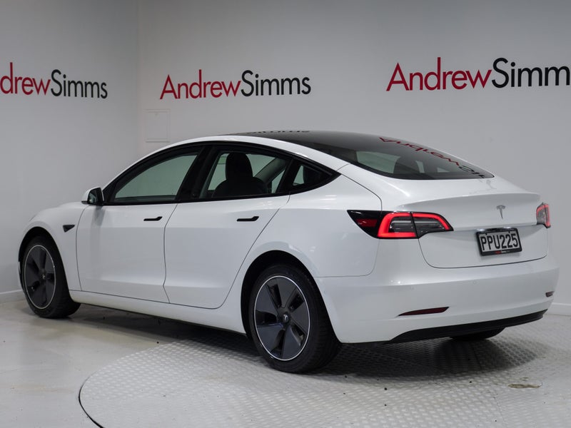 2022 Tesla Model 3 Rear Wheel Drive 60K64222211385729111