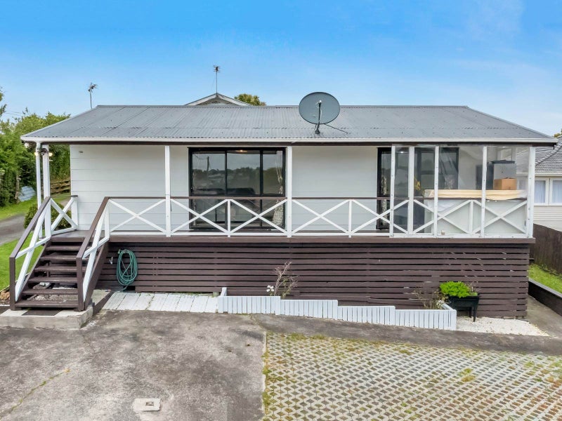 Freestanding Freedom with a Sunny Side Up64223521795073110