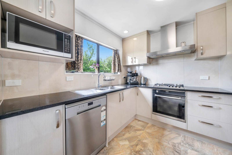 Freestanding Freedom with a Sunny Side Up64223521795073113