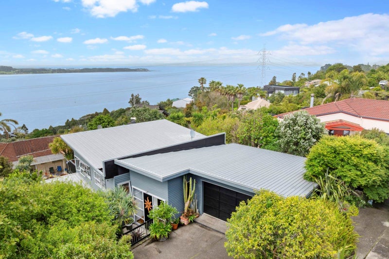 A Tranquil Escape! (3 Bedrooms + Office)64223521819523110