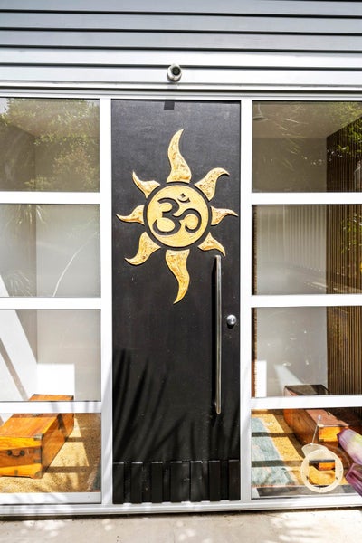 A Tranquil Escape! (3 Bedrooms + Office)64223521819523114