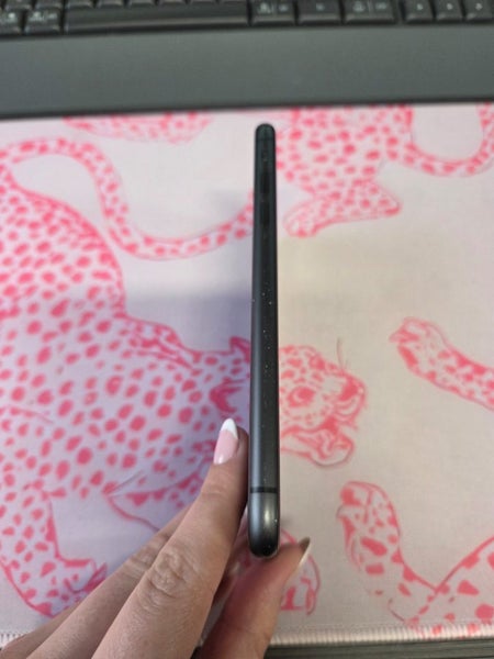 IPhone 1164226465330306113