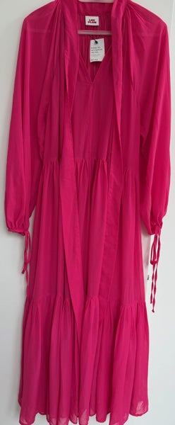 Pink Dress Carousel 2