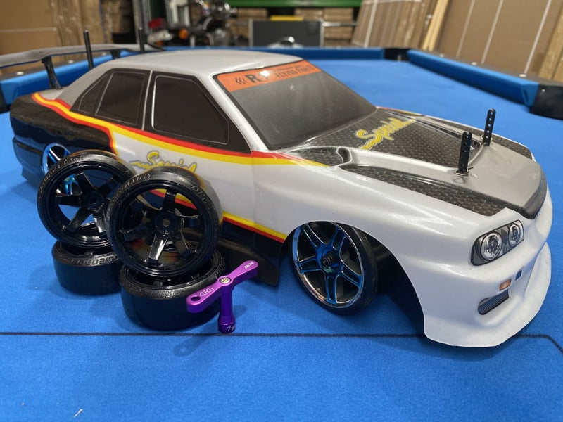 RC Drift Car - Nissan GTR Skyline .HSP 1/10 7.4v Lipo, EXTRA Wheels/Brace Carousel 2